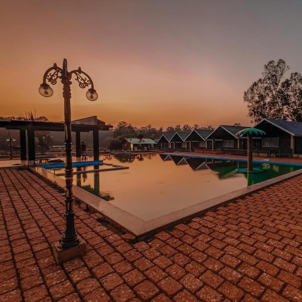 Kings Resort Dandeli Eksteriør bilde